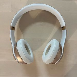 BEATS SOLO Wireless headphone